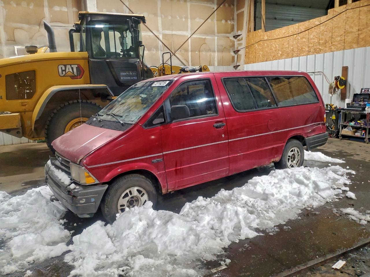 1993 Ford Aerostar Eddie Bauer, VIN 1FMDA41XXPZC29756 — Front end