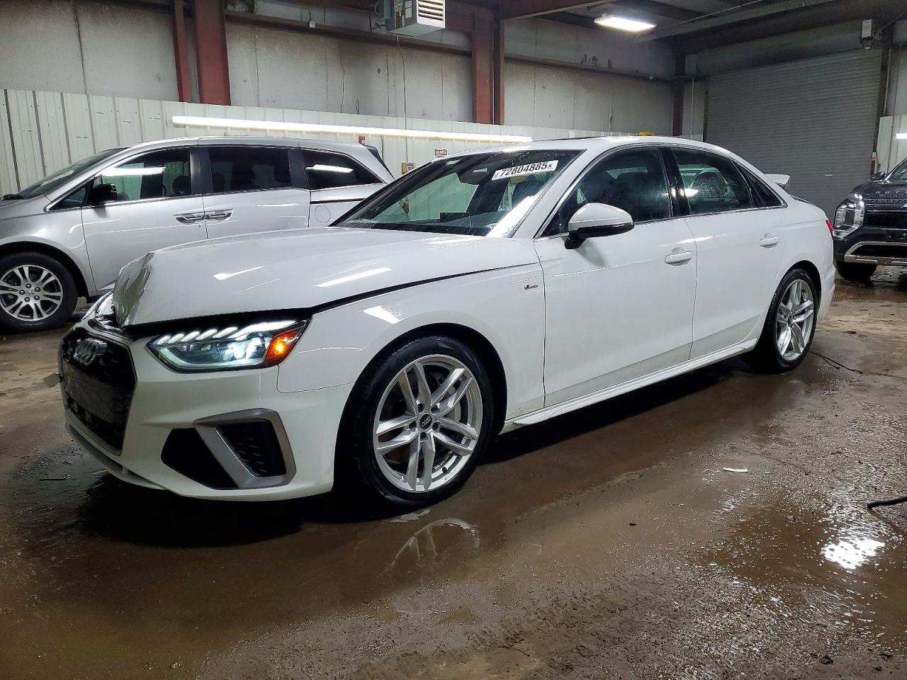 2022 Audi A4 S line Premium Plus, VIN WAUEAAF44NA021029 — Зад