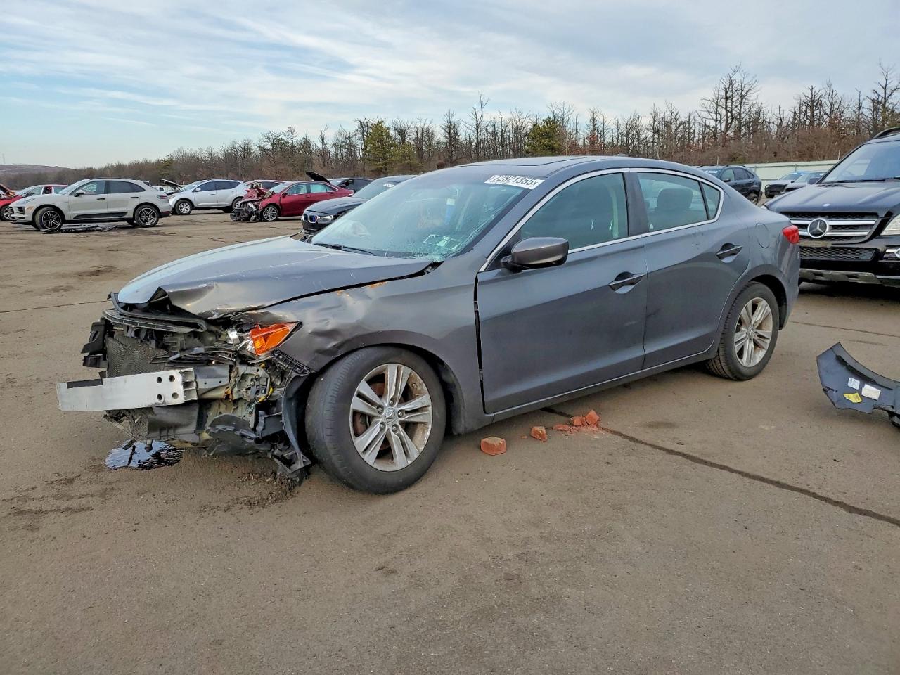 2013 Acura ILX, VIN 19VDE1F33DE004107 — Front end