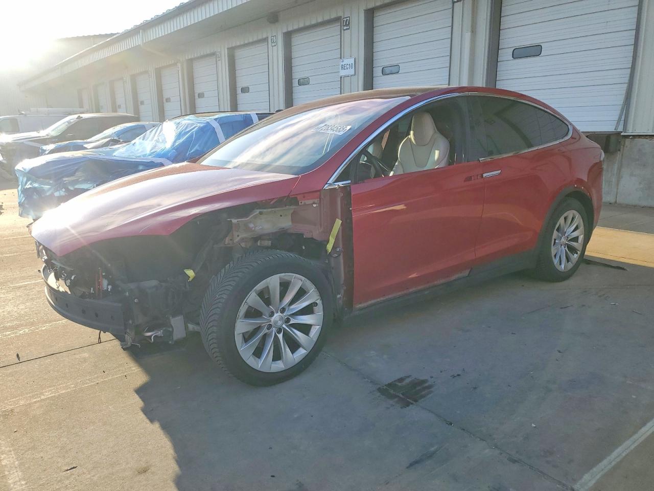 2019 Tesla Model X 75D, VIN 5YJXCAE21KF188232 — Front end