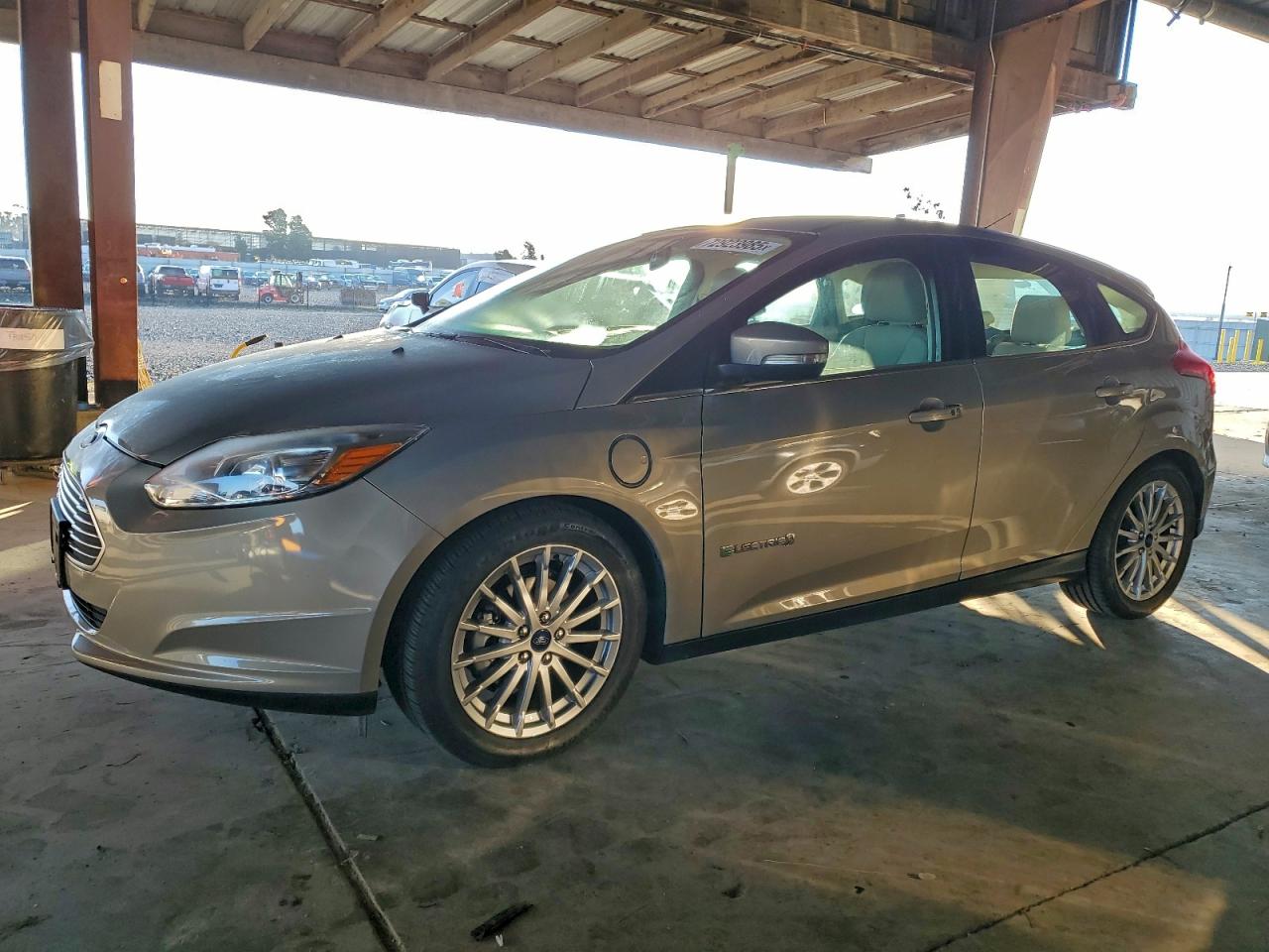 2016 Ford Focus Electric, VIN 1FADP3R46GL363051 — Minor dents and scratches