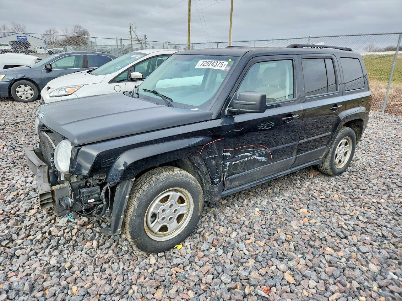 2017 Jeep Patriot Sport, VIN 1C4NJPBA2HD148107 — Front end