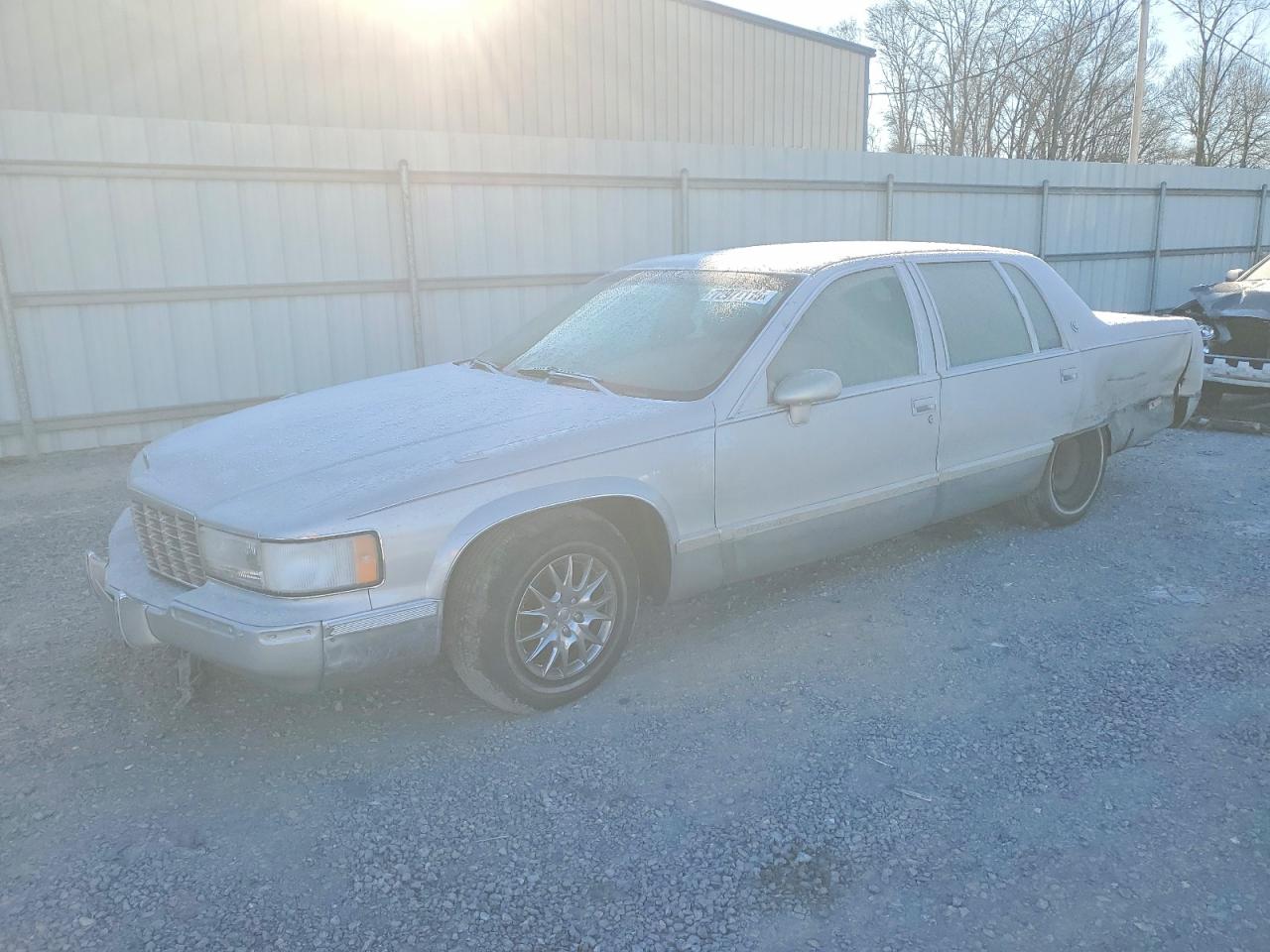 1994 Cadillac Fleetwood, VIN 1G6DW52P4RR726818 — Rear end