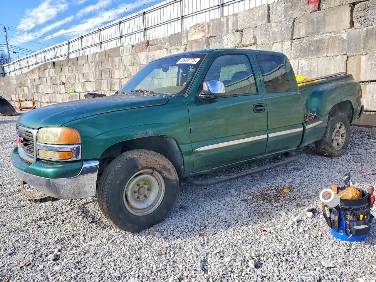 1999 GMC Sierra 1500 SLE, VIN 2GTEK19T8X1515765 — Frame damage