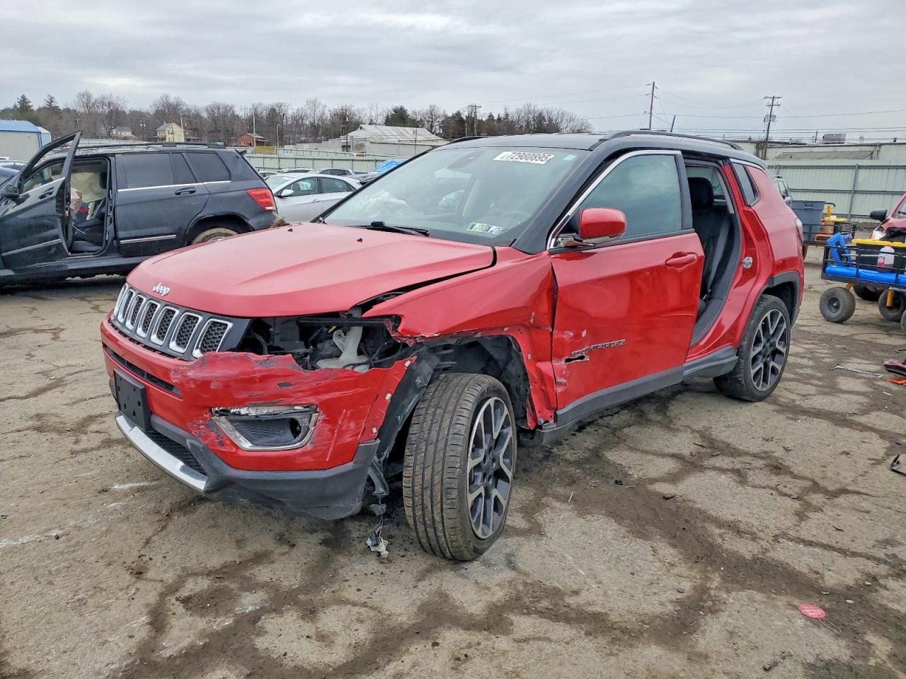 2019 Jeep Compass Limited, VIN 3C4NJDCB2KT841962 — Бок
