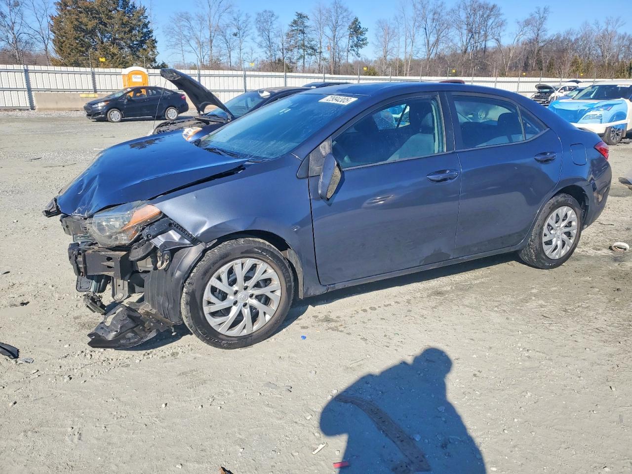 2019 Toyota Corolla LE, VIN 5YFBURHE3KP922336 — Front end