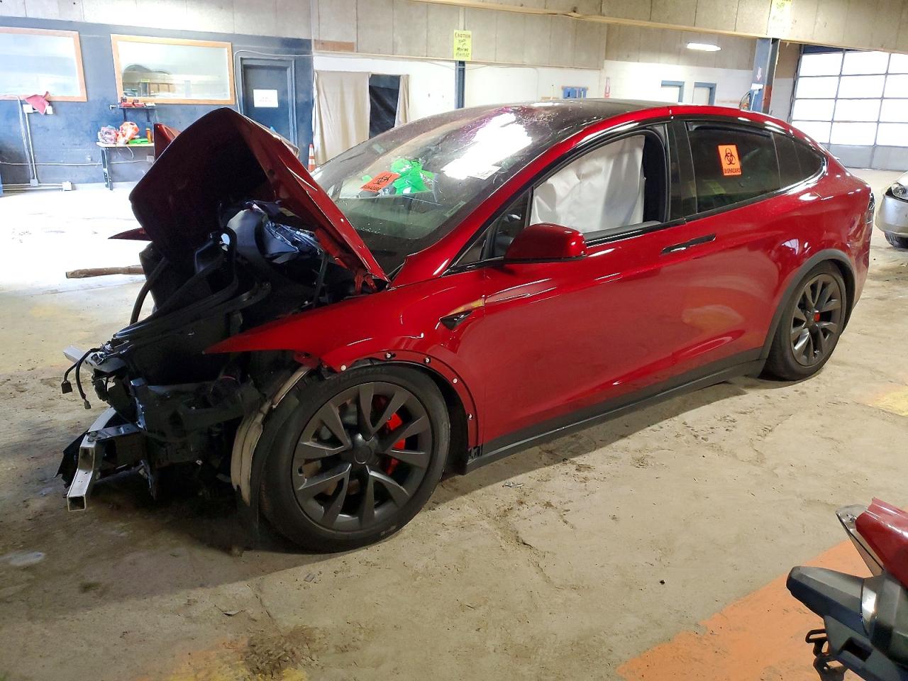 2025 Tesla Model X Plaid, VIN 7SAXCBE66SF468224 — Front end