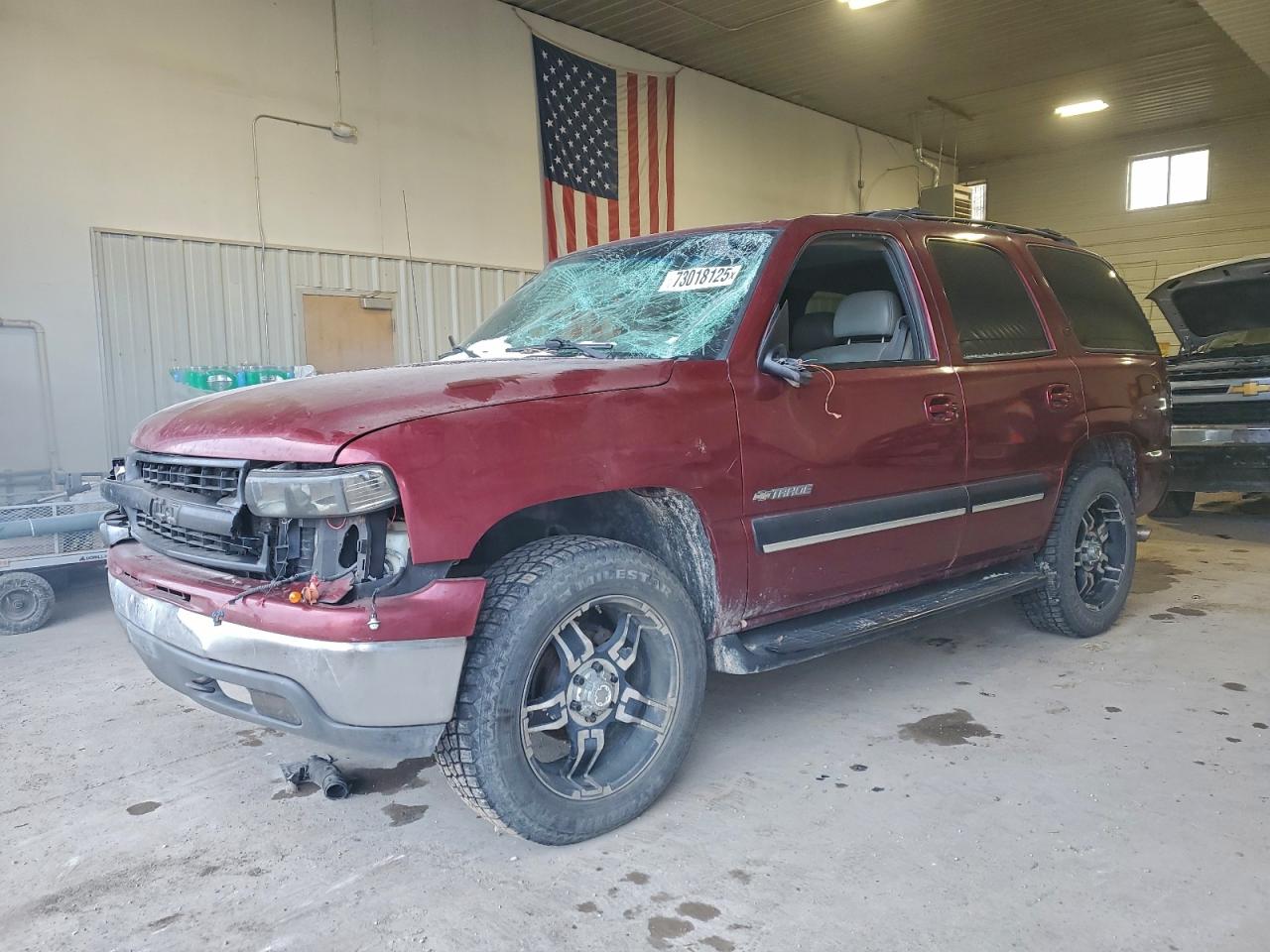 2001 Chevrolet Tahoe LT, VIN 1GNEK13T11J263273 — Front end