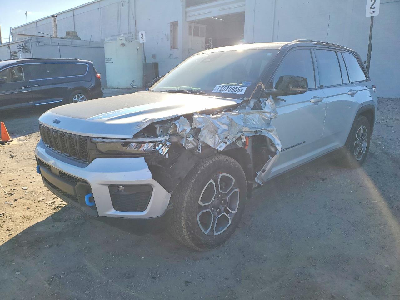 2023 Jeep Grand Cherokee Trailhawk, VIN 1C4RJYC6XP8784797 — Front end