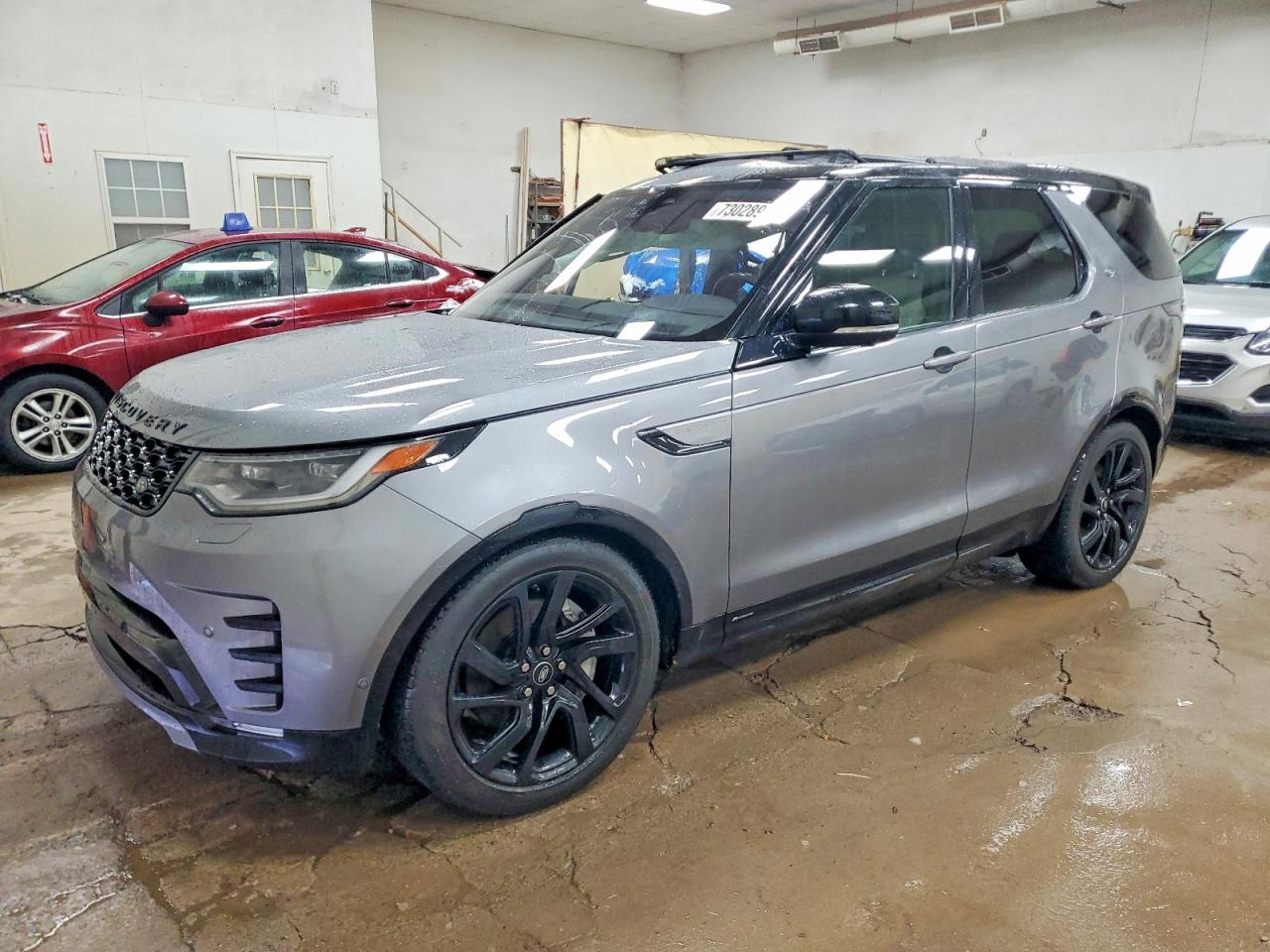 2021 Land Rover Discovery S R-Dynamic, VIN SALRT2RX8M2448306 — Side