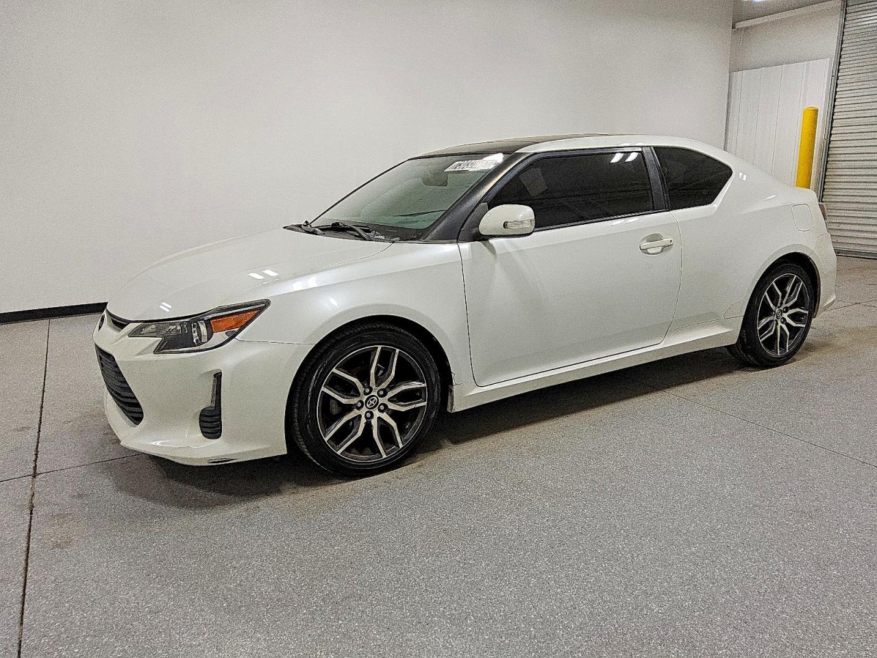 2015 Scion tC, VIN JTKJF5C7XFJ011754 — Бок