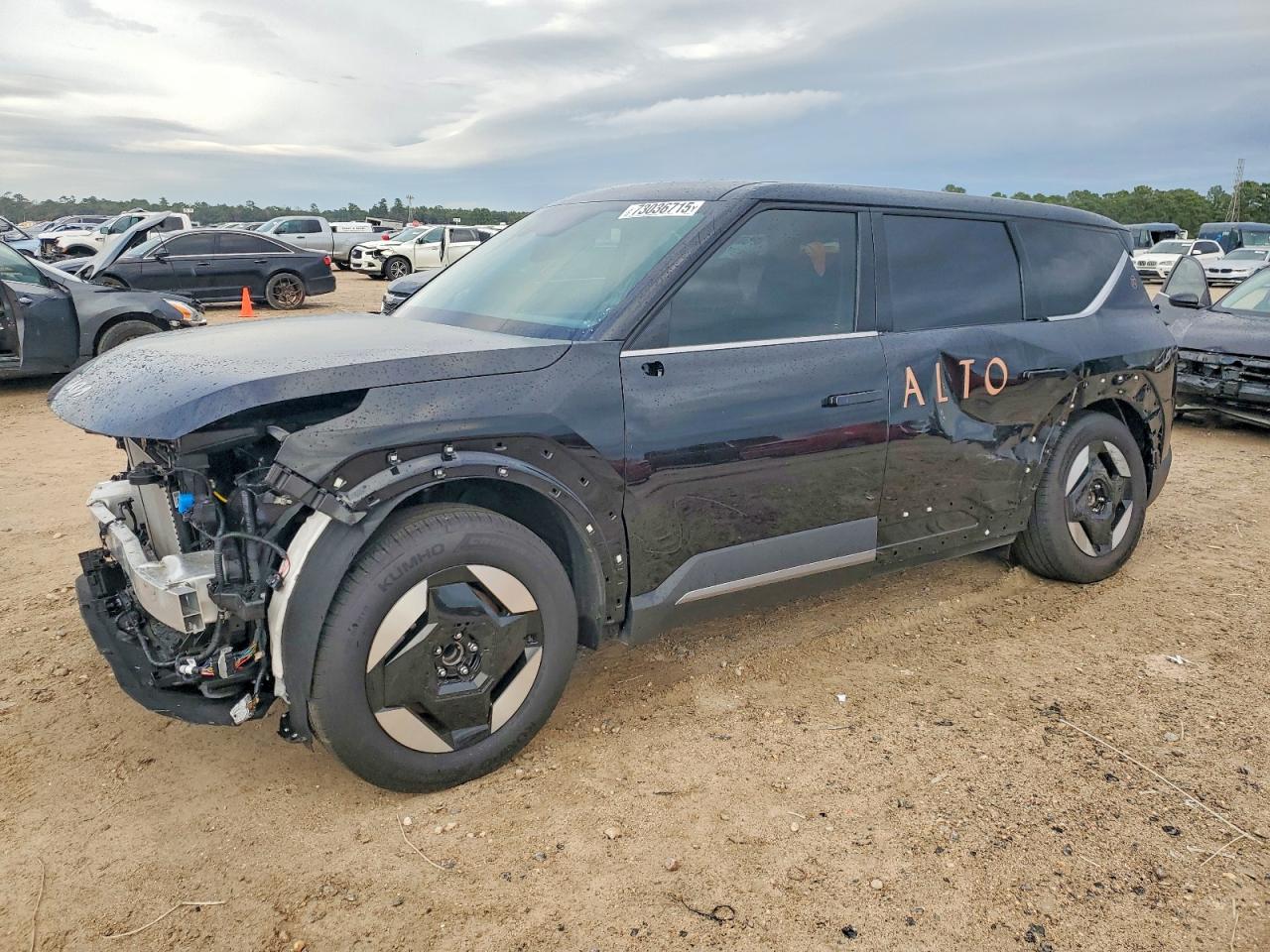 2026 Kia EV9 Light Long Range, VIN 5XYAB5S16TG011424 — Side