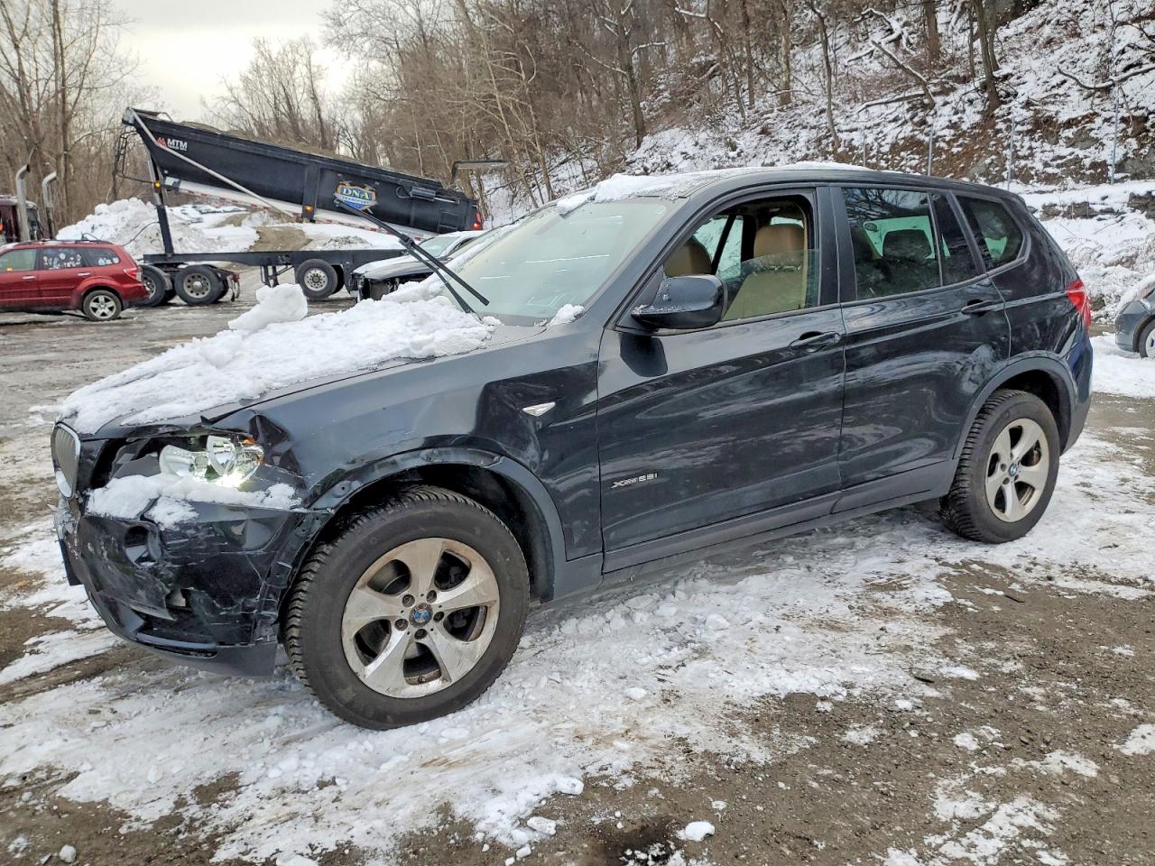 2012 BMW X3 28i, VIN 5UXWX5C52CL721027 — Перед