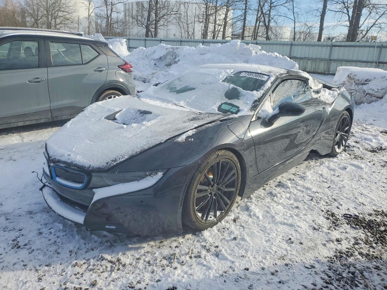 2019 BMW i8, VIN WBY2Z6C53K7E02440 — Front end