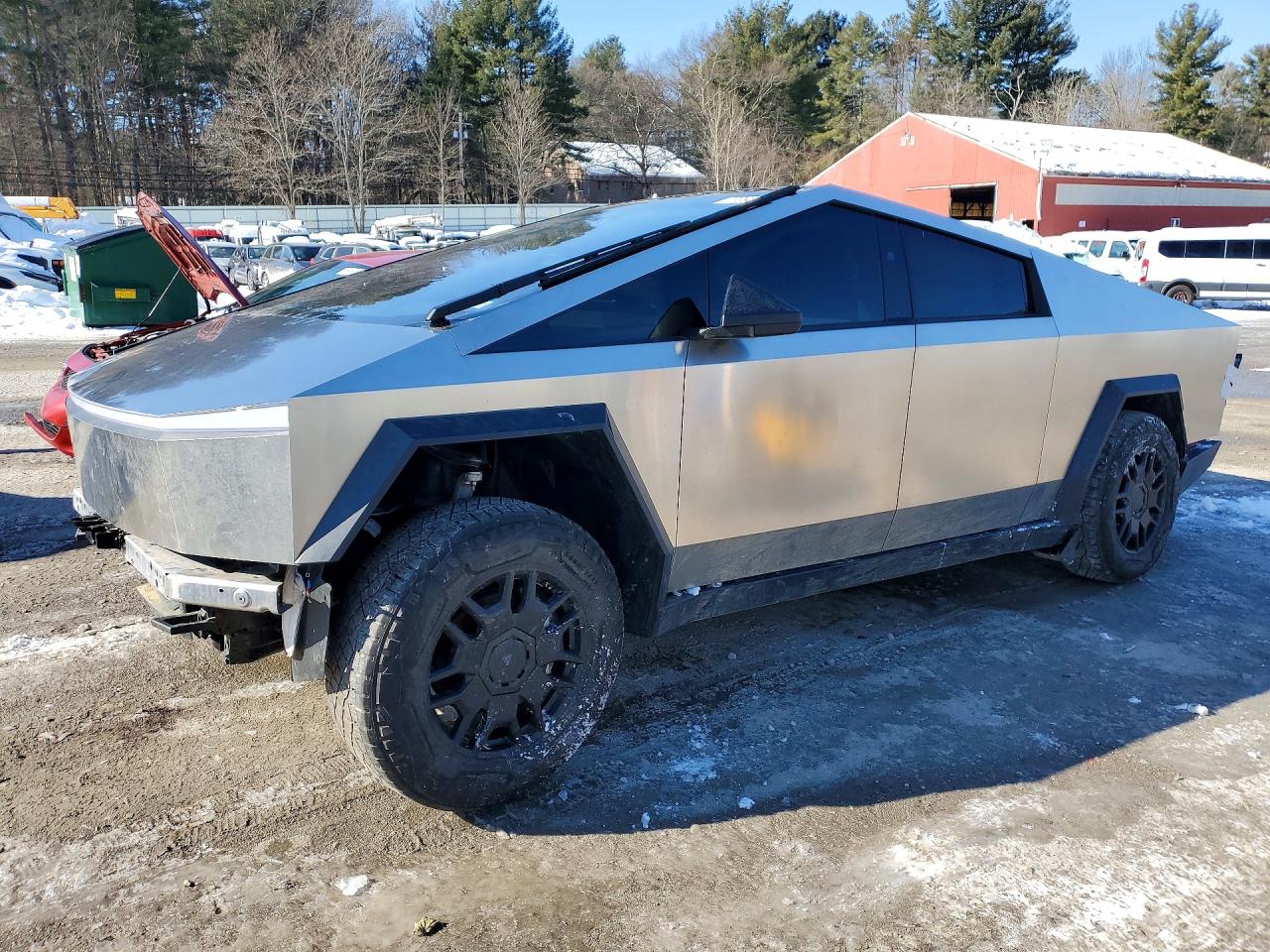 2024 Tesla Cybertruck Cyberbeast, VIN 7G2CEHEE4RA037501 — Front end