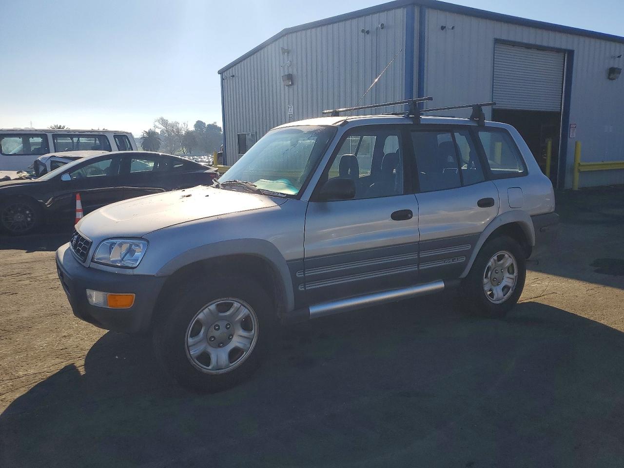 1998 Toyota RAV4, VIN JT3HP10V9W7106838 — Water / flood