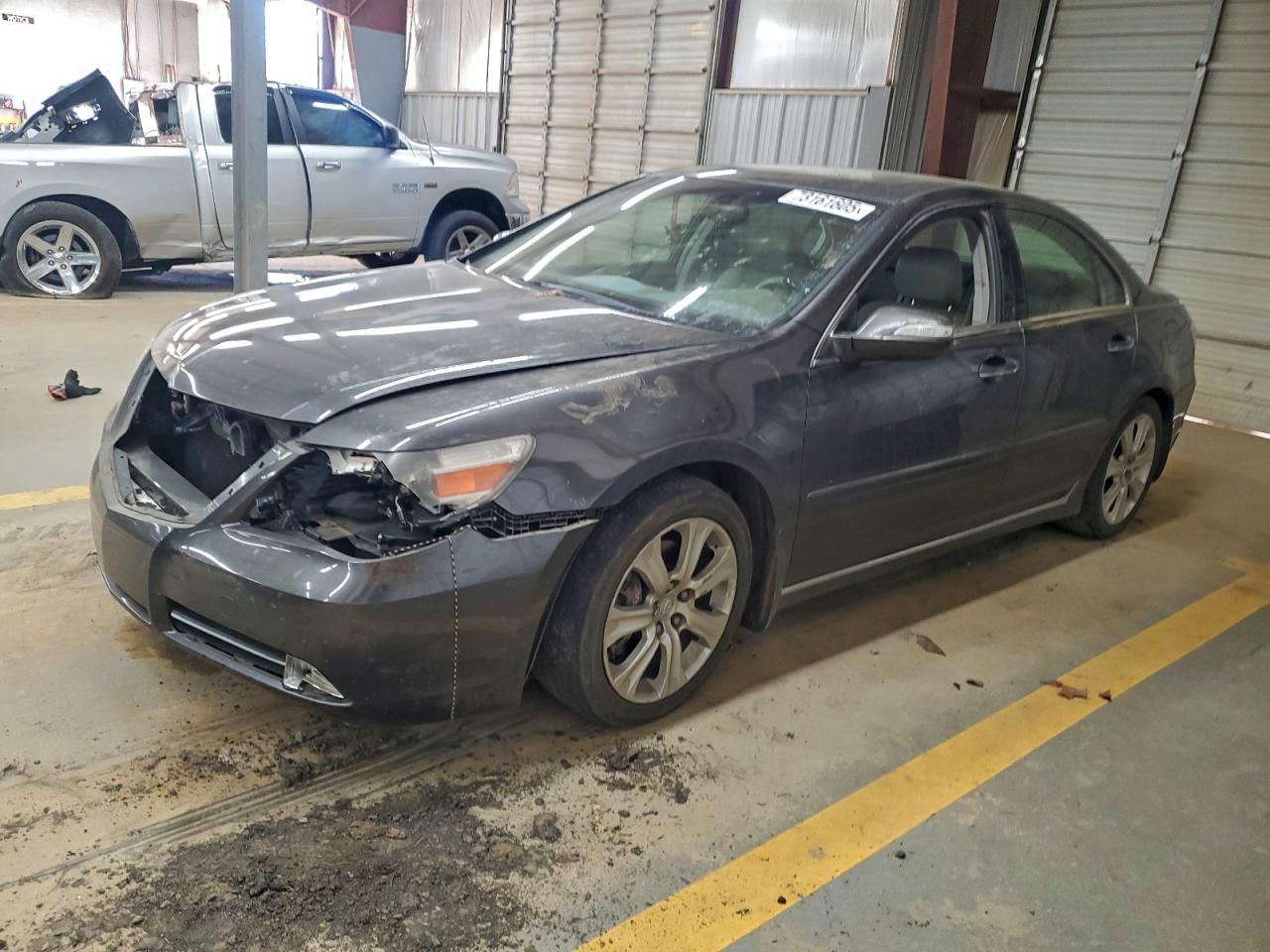2010 Acura RL Technology, VIN JH4KB2F69AC002094 — Front end
