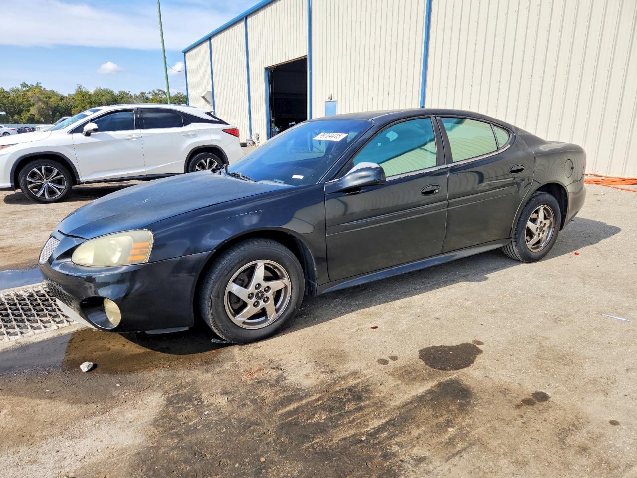 2004 Pontiac Grand Prix GT2, VIN 2G2WS522141373305 — Rear end