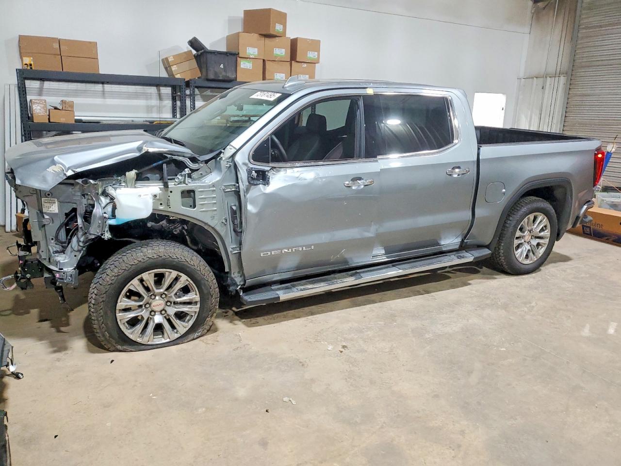 2025 GMC Sierra 1500 Denali, VIN 3GTUUGED9SG267257 — Front end