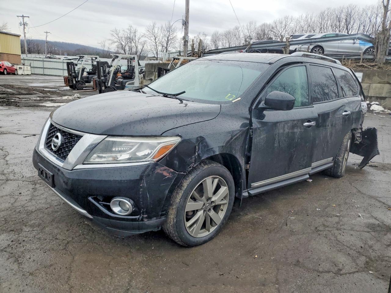 2014 Nissan Pathfinder Platinum, VIN 5N1AR2MM9EC651888 — Зад
