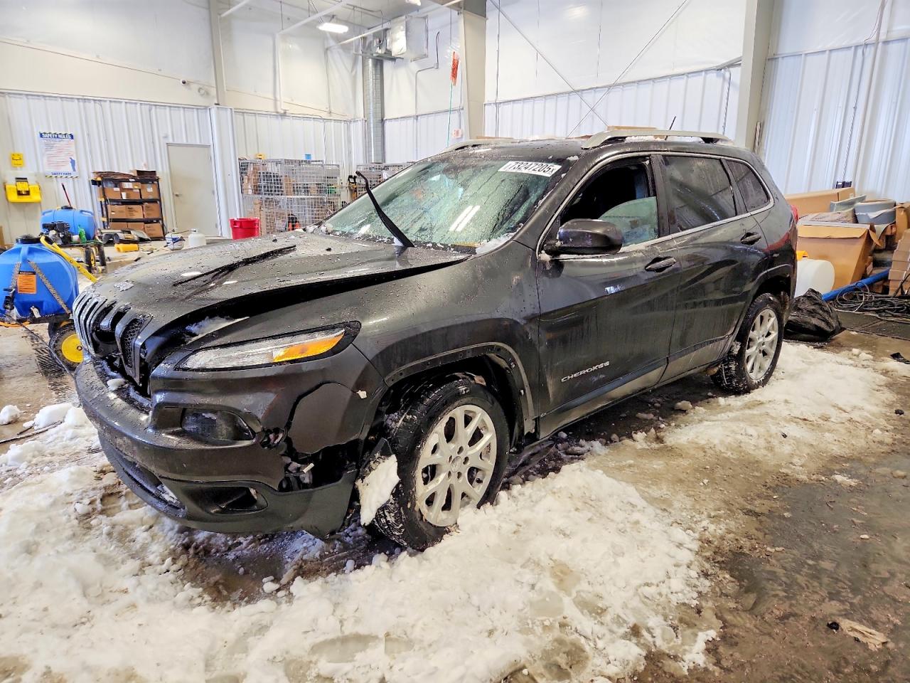 2015 Jeep Cherokee Latitude, VIN 1C4PJLCB5FW712570 — Перед