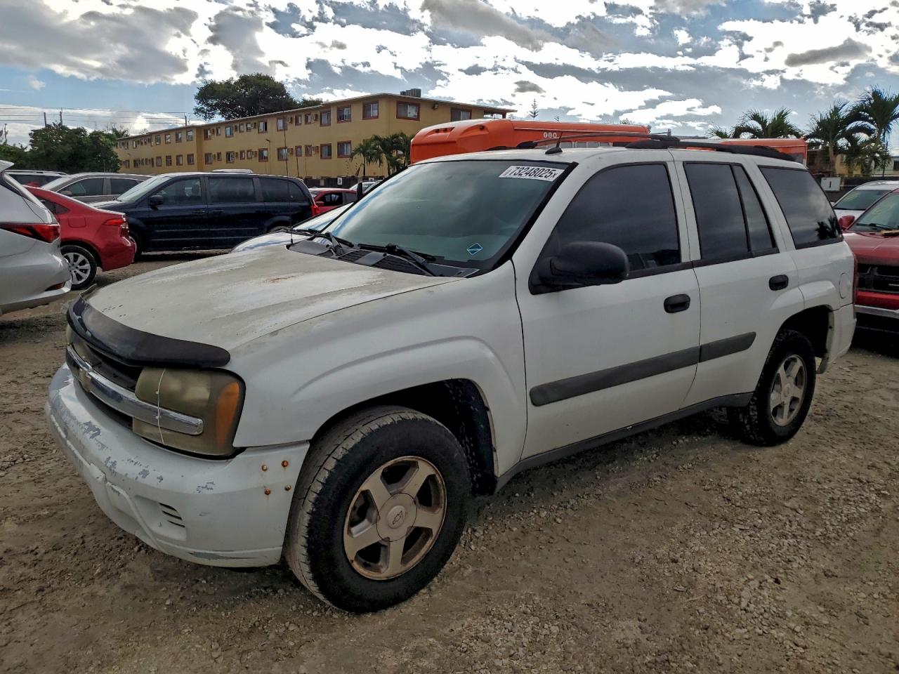 2005 Chevrolet TrailBlazer LS, VIN 1GNDS13S652100623 — Partial repair