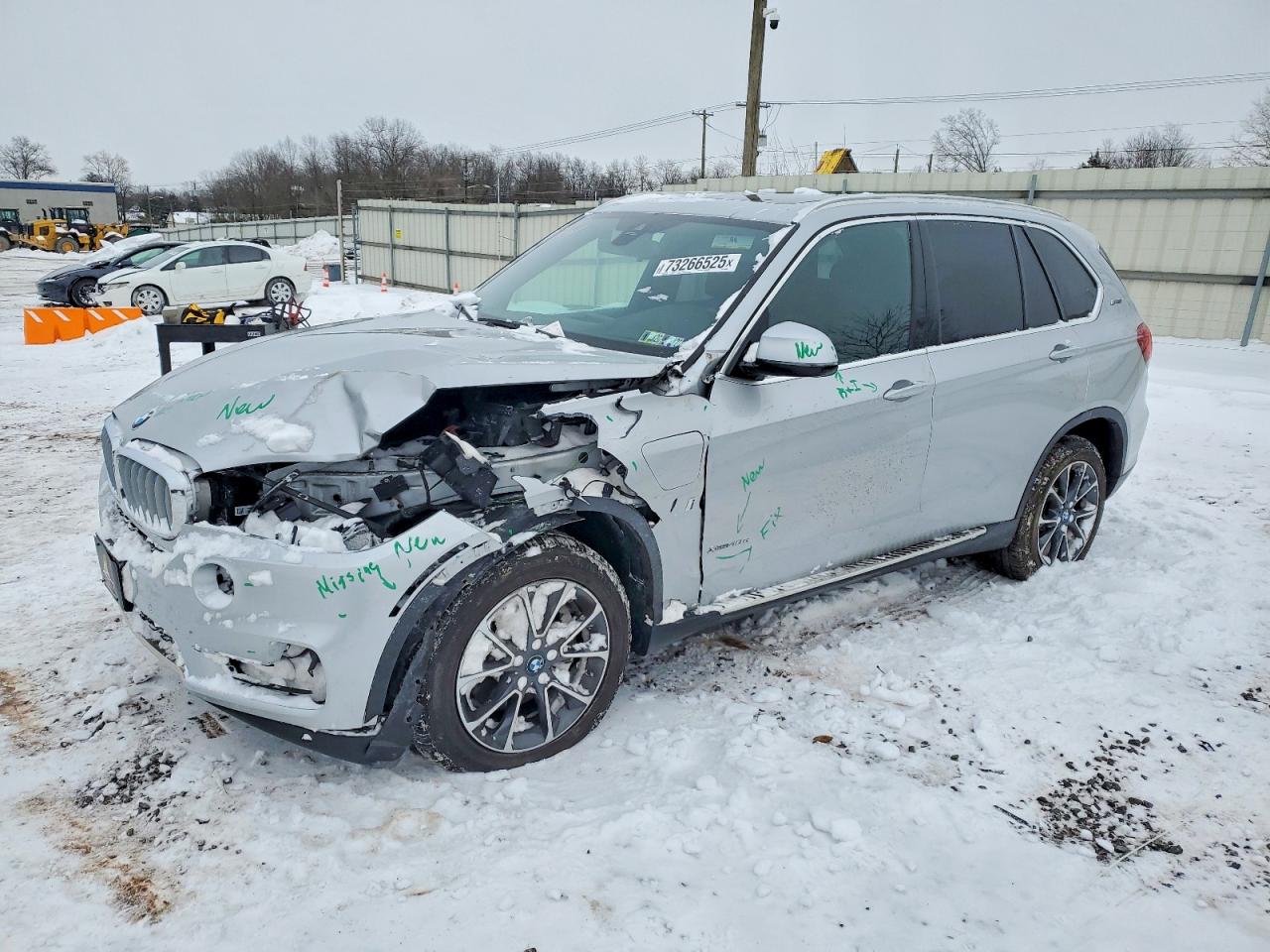 2018 BMW X5 xDrive40e, VIN 5UXKT0C57J0V99762 — Front end