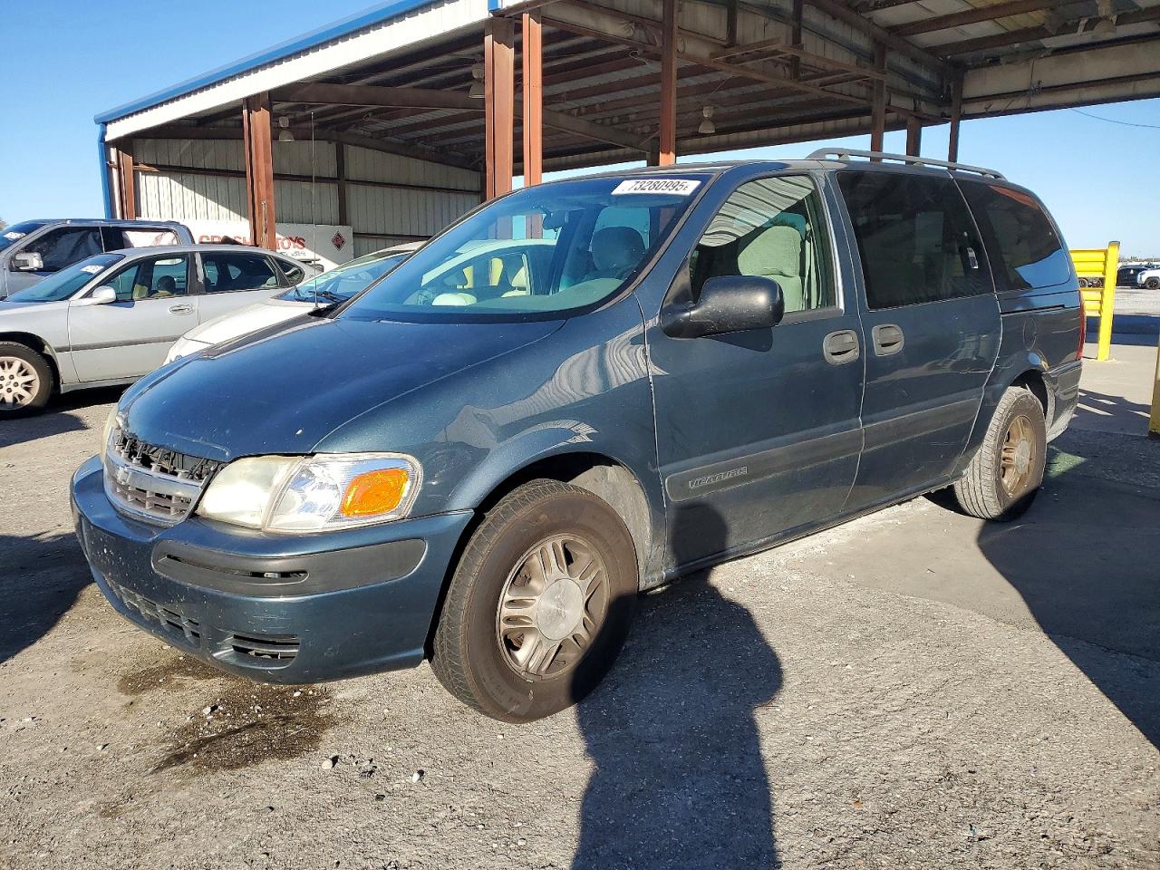 2005 Chevrolet Venture LS, VIN 1GNDV23E55D131468 — Front end