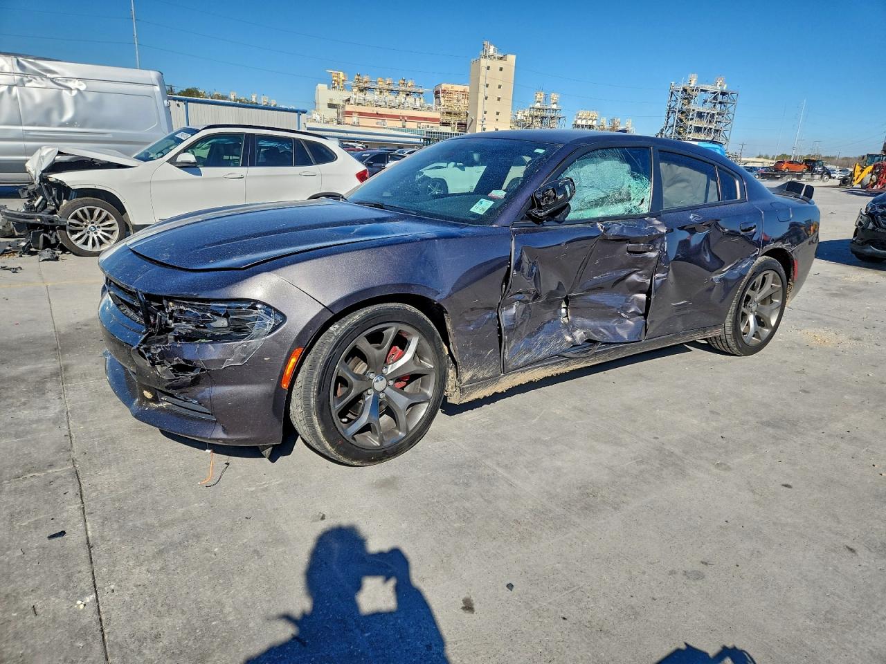 2015 Dodge Charger SXT, VIN 2C3CDXHG6FH915259 — Side