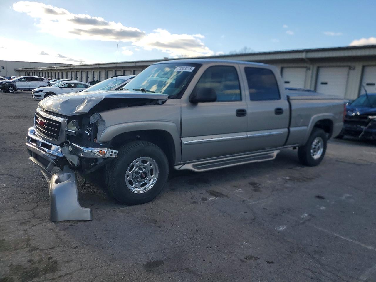 2003 GMC Sierra 1500HD SLE, VIN 1GTGK13U13F213618 — Front end