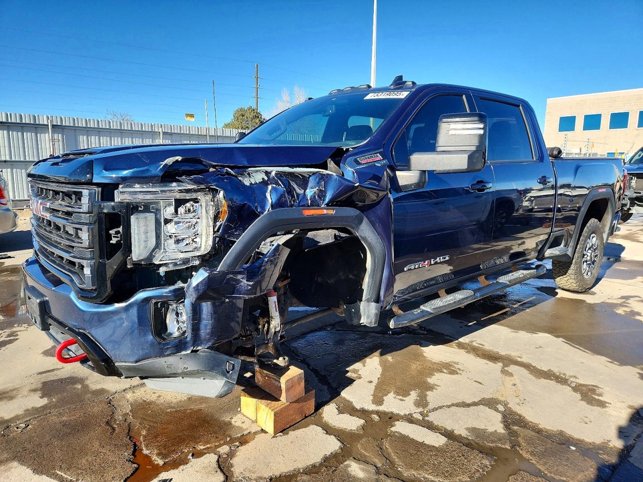 2021 GMC Sierra 2500HD AT4, VIN 1GT19PEYXMF173027 — Front end