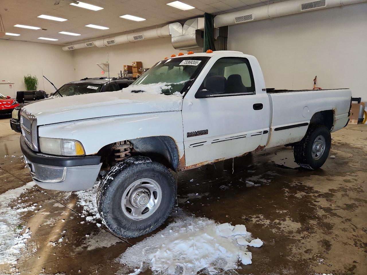 1998 Dodge RAM, VIN 3B7KF26D6WM210864 — Side