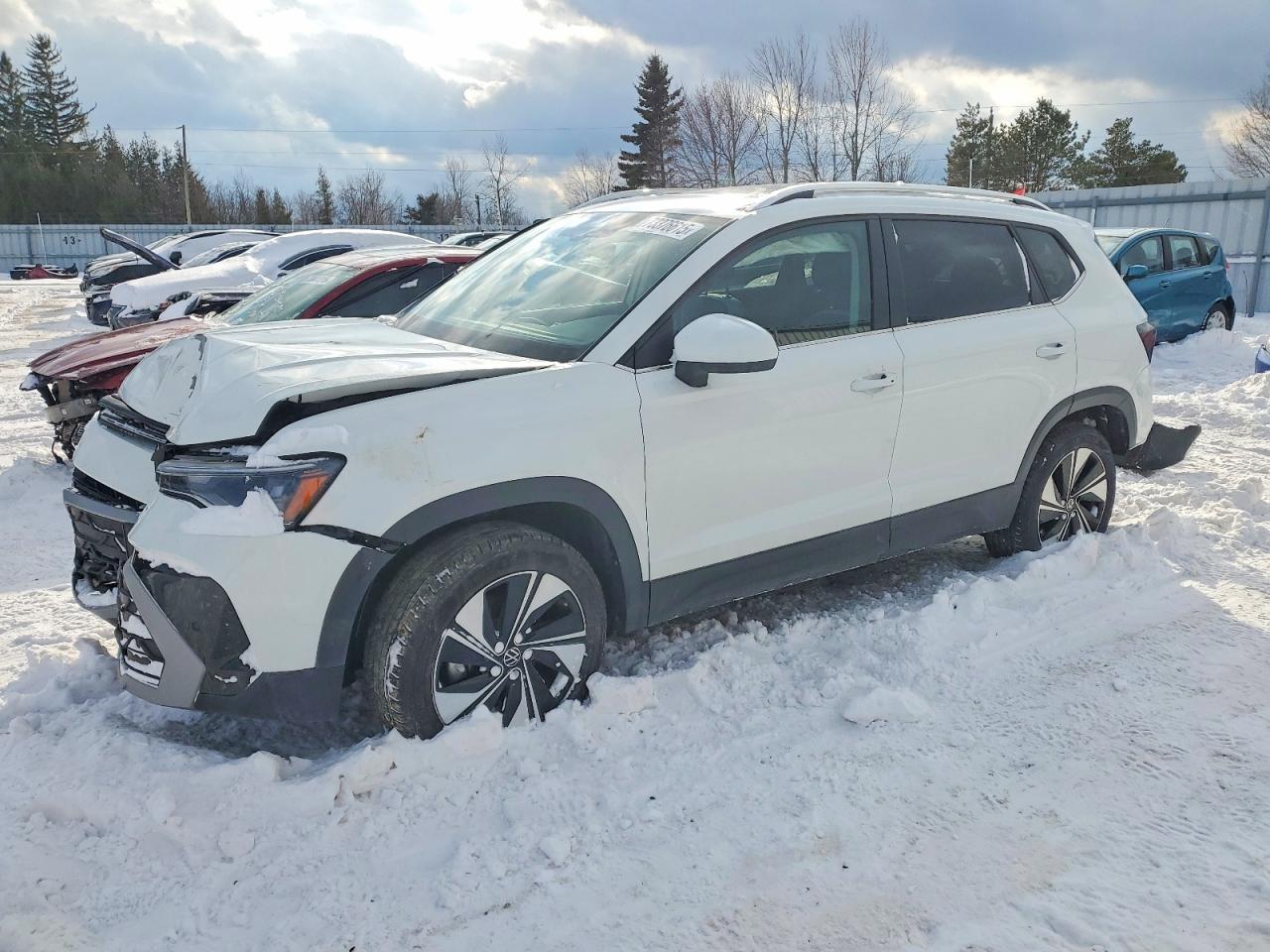 2025 Volkswagen Taos SE, VIN 3VVVC7B20SM018231 — Перед