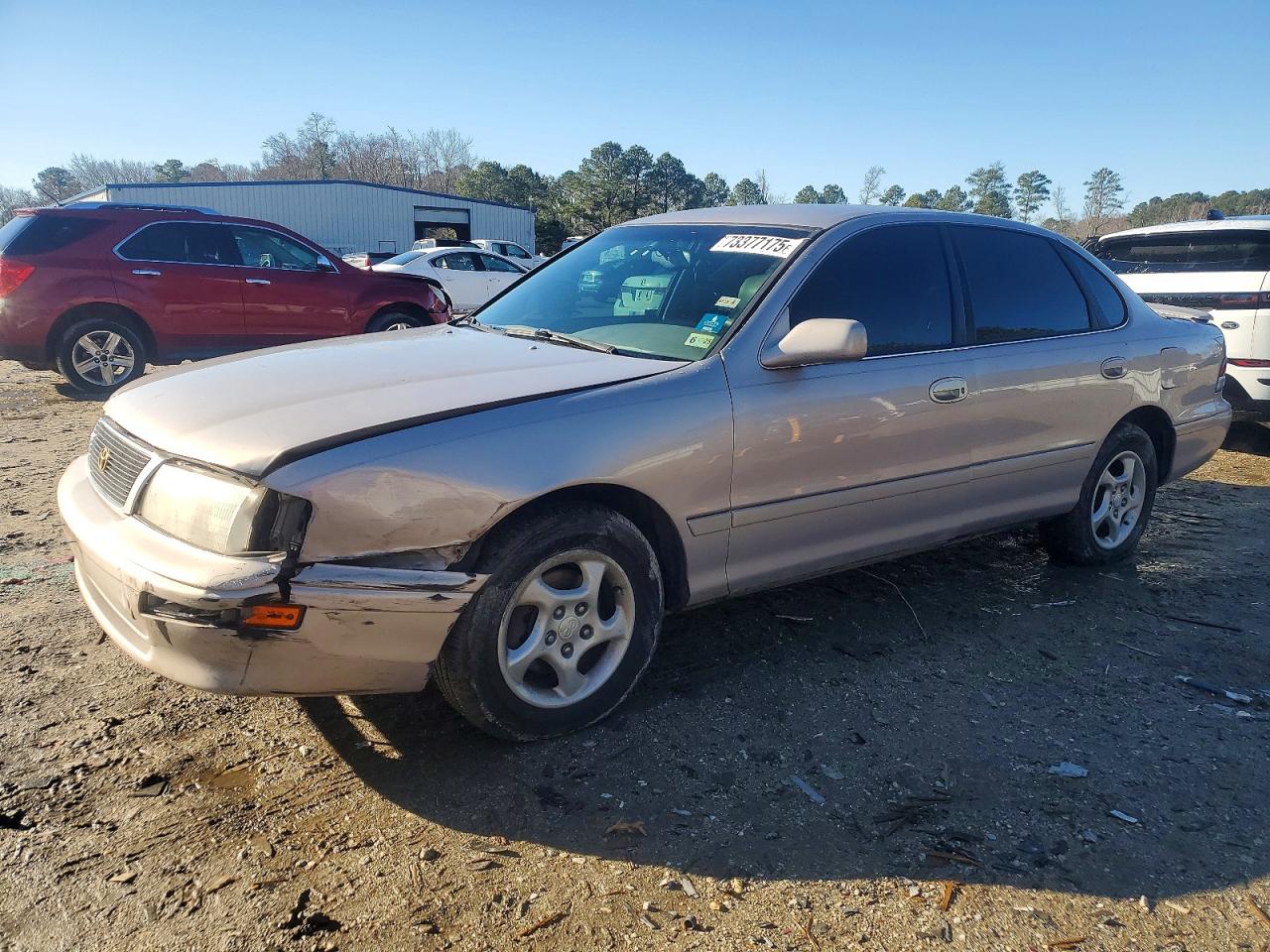 1997 Toyota Avalon XLS, VIN 4T1BF12B1VU198501 — Front end