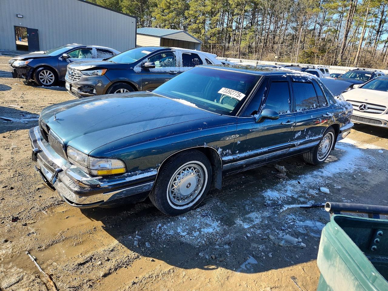 1992 Buick Park Avenue, VIN 1G4CW53LXN1641281 — Rear end