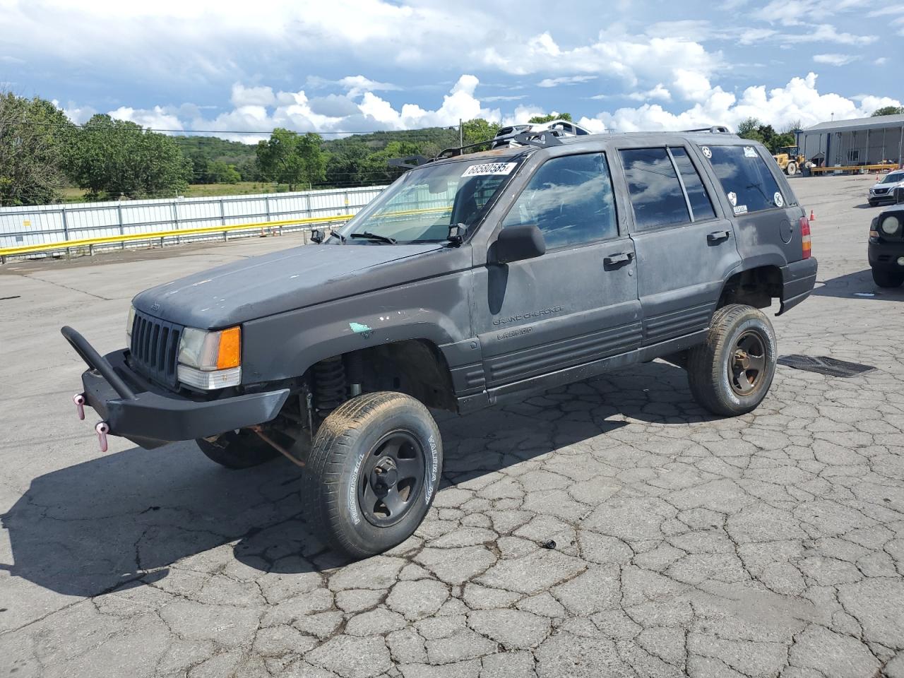 1997 Jeep Grand Cherokee Laredo, VIN 1J4GZ58S9VC541295 — Vandalism