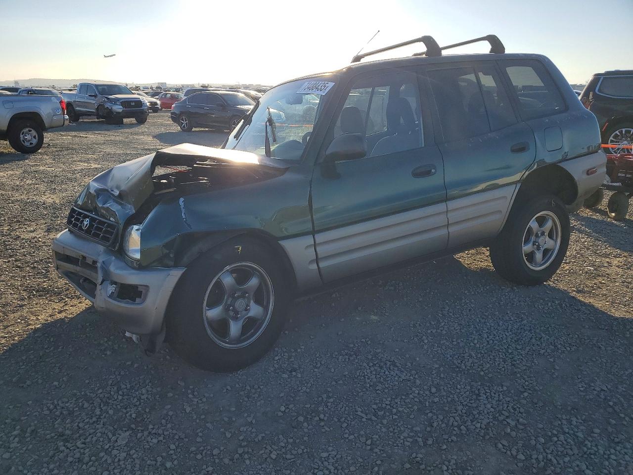 1998 Toyota RAV4, VIN JT3GP10V7W7041287 — Front end