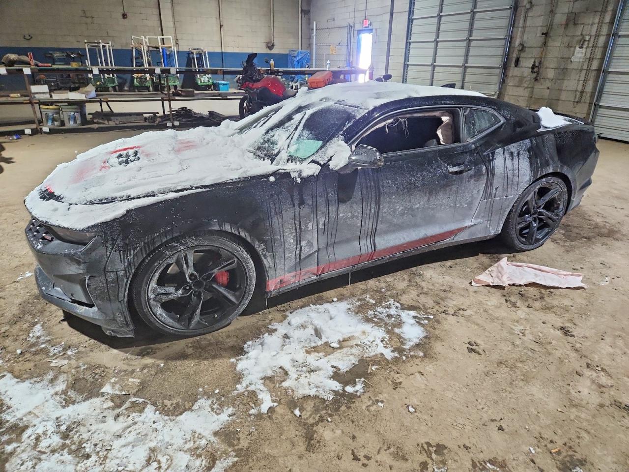 2021 Chevrolet Camaro LT1, VIN 1G1FF1R78M0107407 — Side