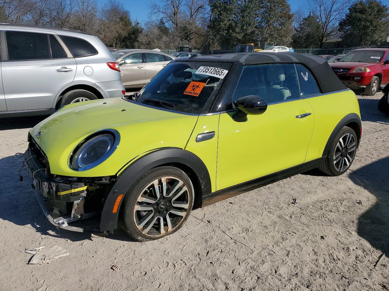 2022 MINI Convertible Cooper, VIN WMW23DL01N3N43301 — Перед
