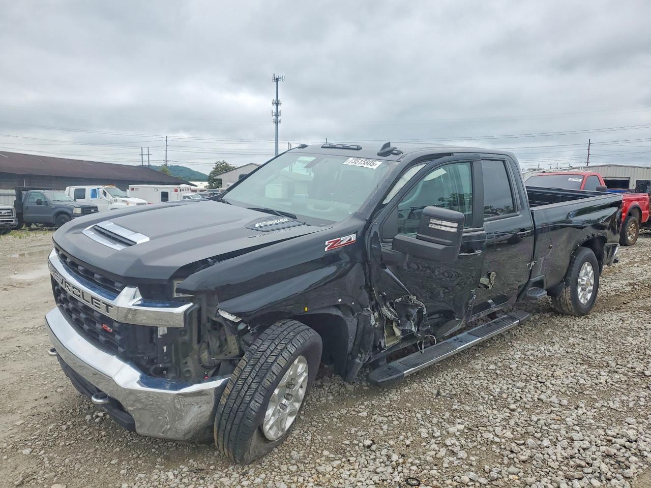 2022 Chevrolet Silverado 3500HD LT, VIN 1GC4YTEY6NF209659 — Бок