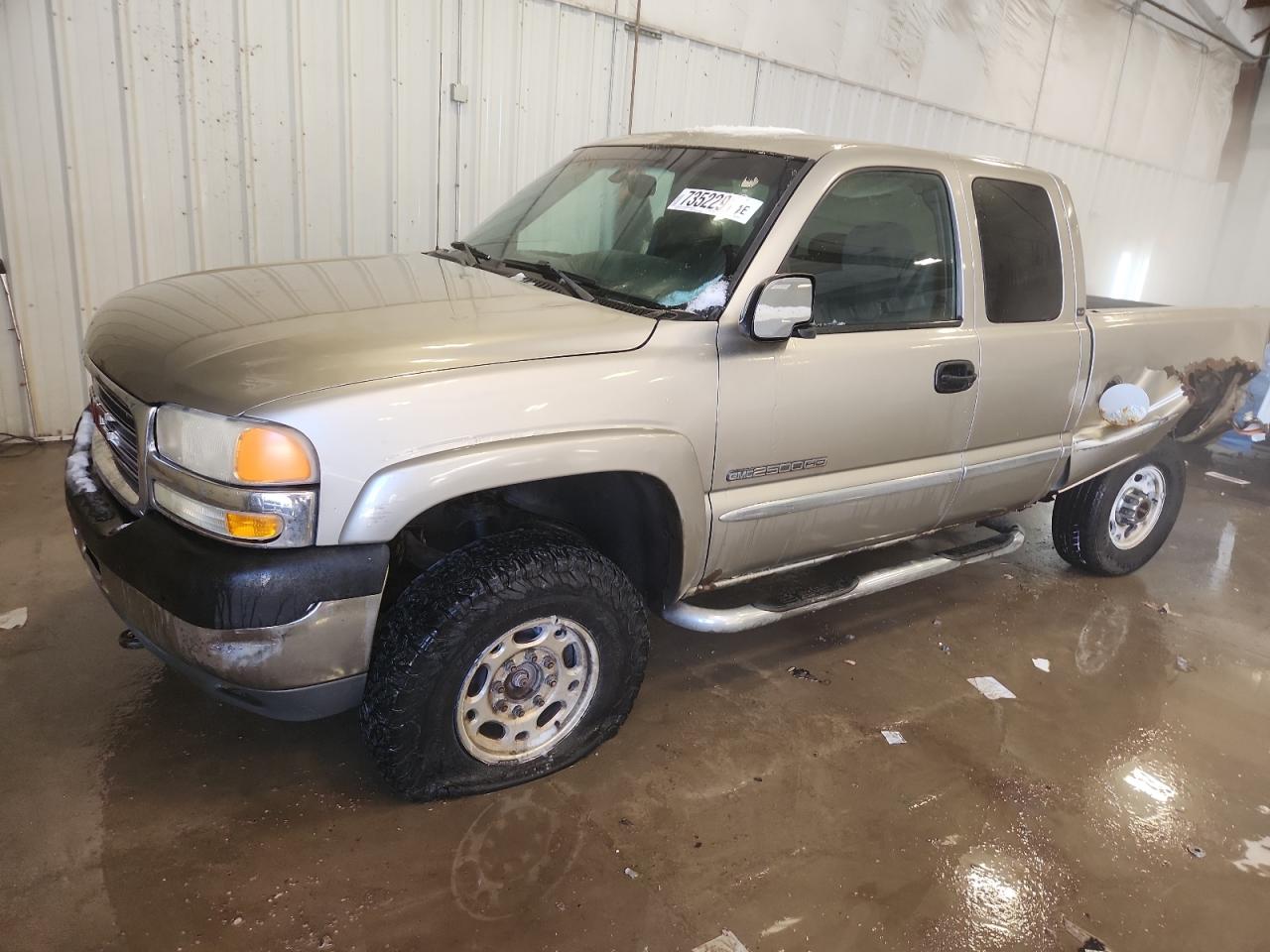 2002 GMC Sierra 2500HD SLE, VIN 1GTHK29U42Z261628 — Side