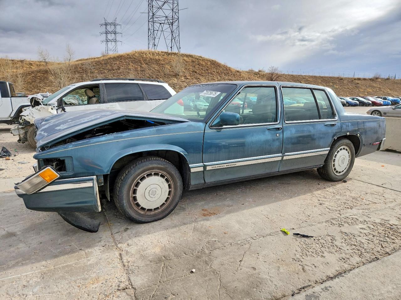 1993 Cadillac DeVille, VIN 1G6CT53B0P4248401 — Перед