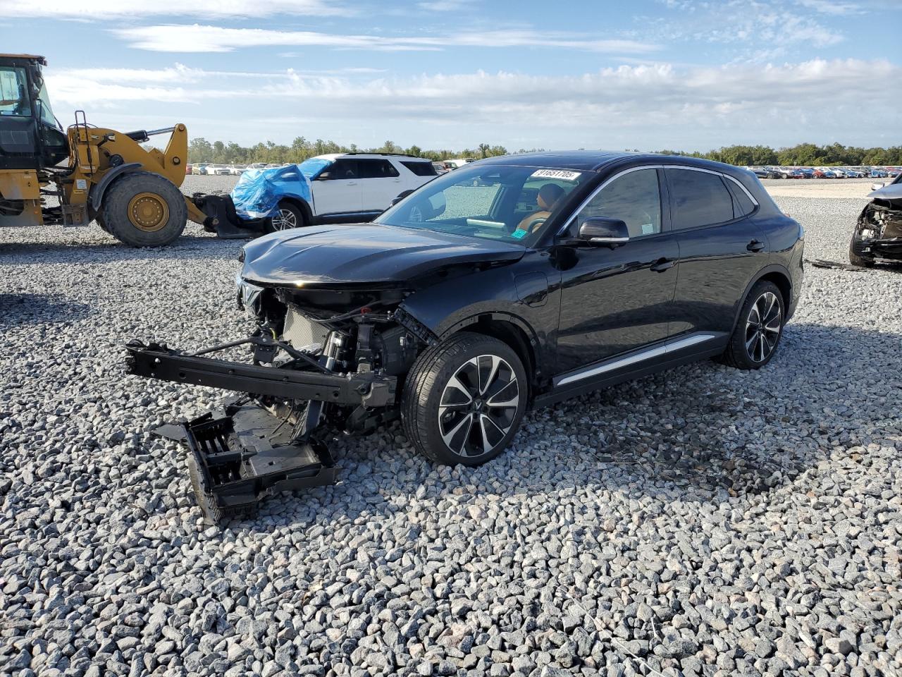 2024 VinFast VF 8 Plus, VIN RLLV1AFAXRH004795 — Front end