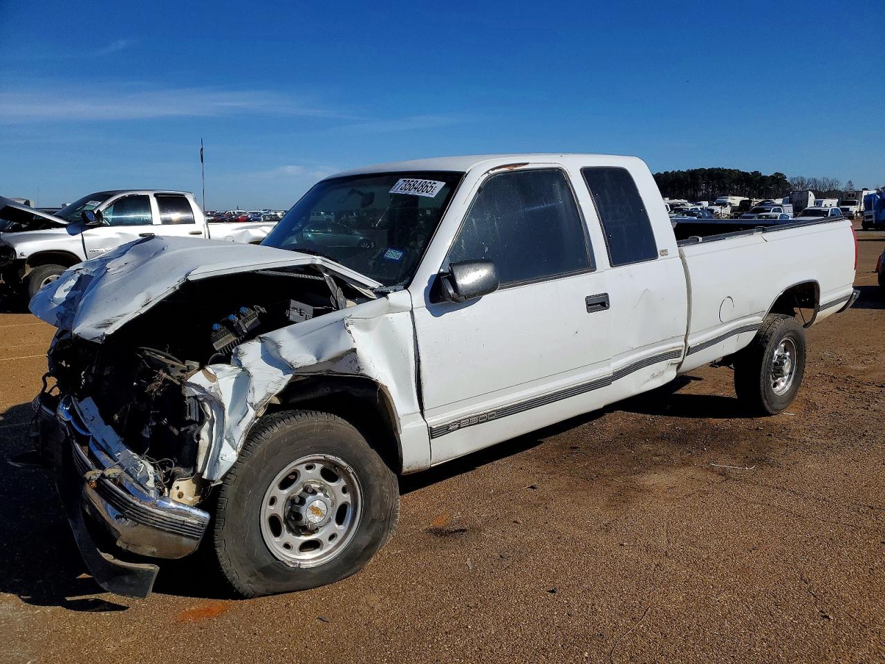 1997 Chevrolet Silverado 2500, VIN 1GCGC29R4VE197610 — Перед