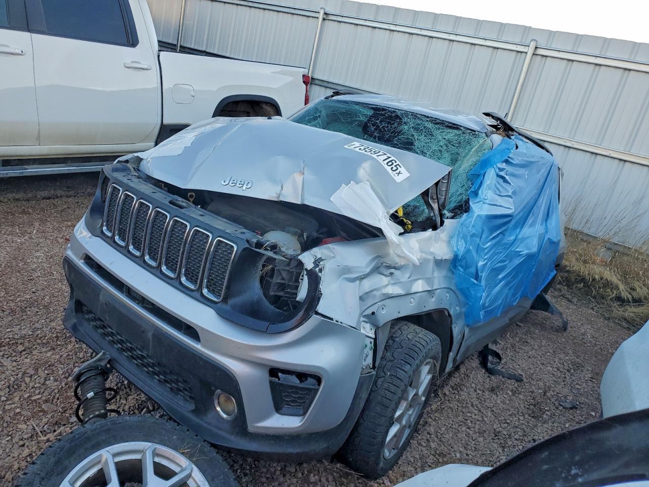 2021 Jeep Renegade Latitude, VIN ZACNJDBB7MPM45938 — Front end