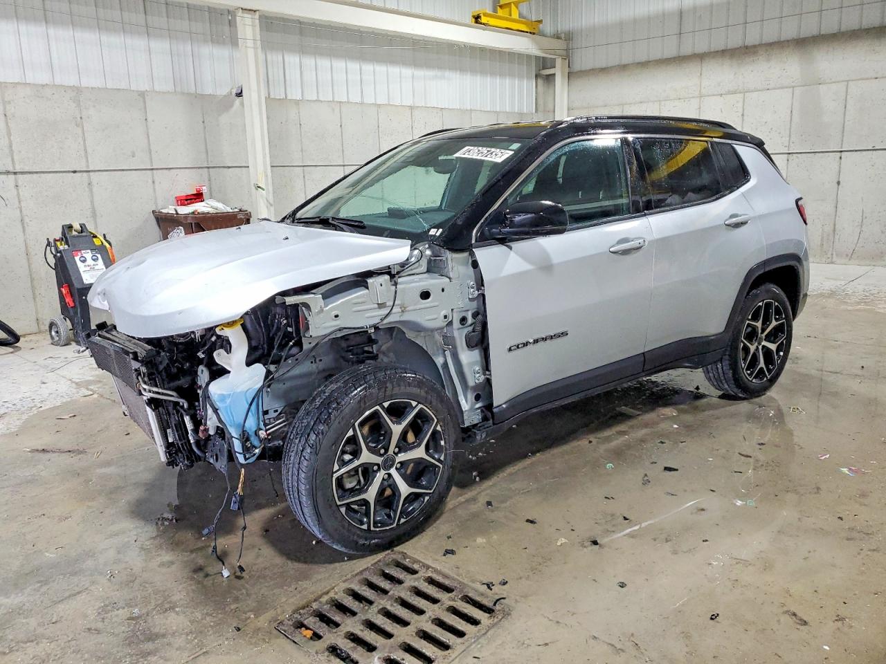 2025 Jeep Compass Limited, VIN 3C4NJDCN1ST524720 — Front end