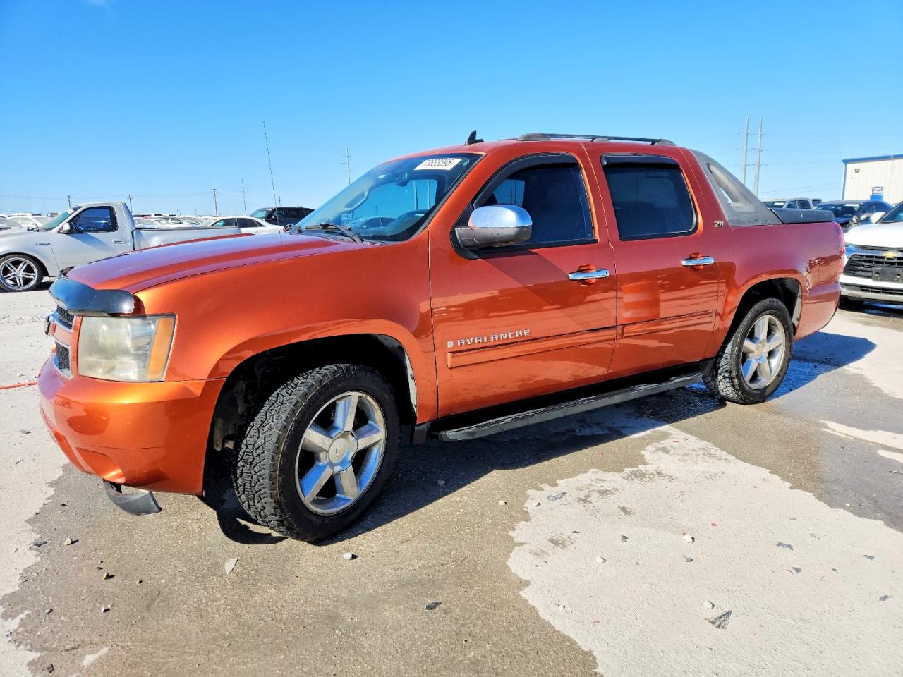 2007 Chevrolet Avalanche LTZ, VIN 3GNFK12377G123180 — Engine fire
