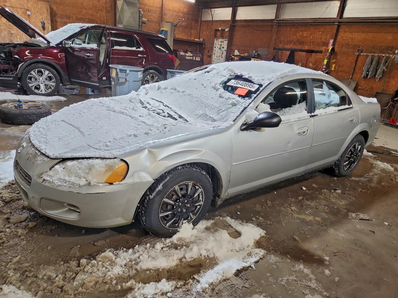 2002 Dodge Stratus SE, VIN 1B3EL36X82N106996 — Зад
