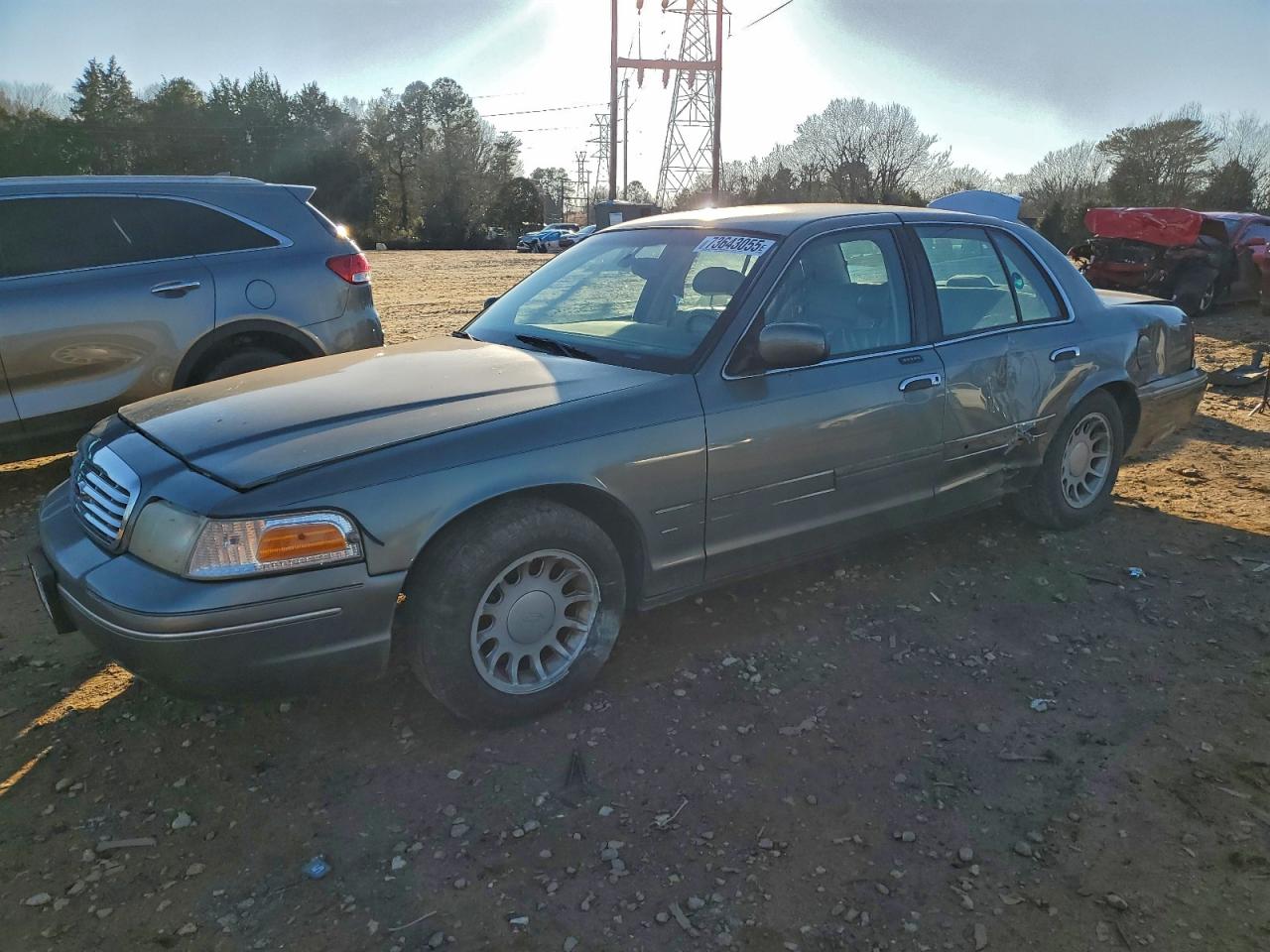 2002 Ford Crown Victoria LX, VIN 2FAFP74W22X131910 — Rear end