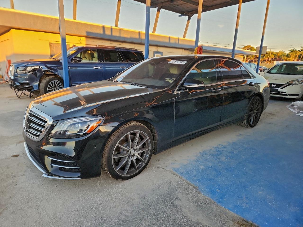 2019 Mercedes-Benz S 560, VIN WDDUG8DB4KA432987 — Minor dents and scratches